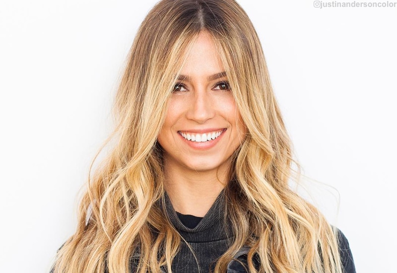 24 Flattering Middle Part Hairstyles in 20