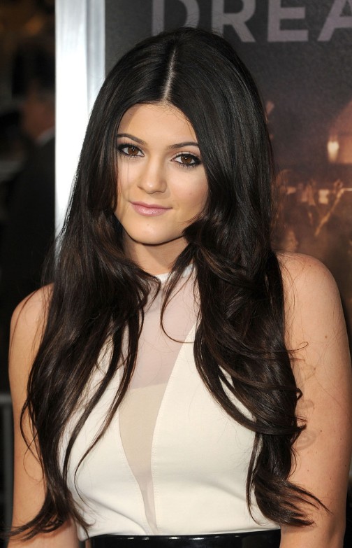 30 Cute And Classy Ways to Wear Center Part Hairstyles - Haircuts .