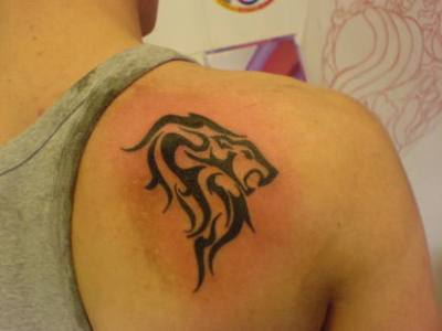 Awesome Shoulder Blade Tattoos For M