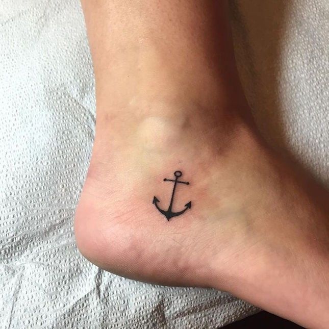 41 Tiny Ankle Tattoos With Big Meanings | Ankle tattoo small .