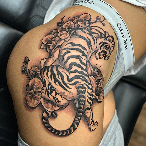 125 Best Thigh Tattoos For Women: Cute Ideas + Designs (2020 Guid