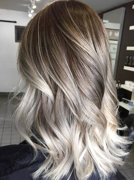 15 Amazing Ash-Blonde Hairstyles - Reviewtif