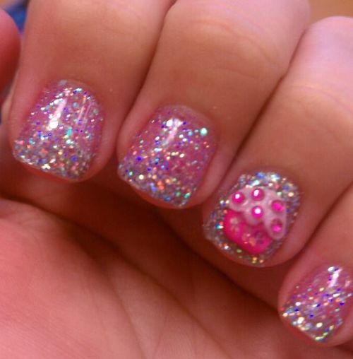 Pink glitter cupcake nails. I want these! | Cupcake nail art .
