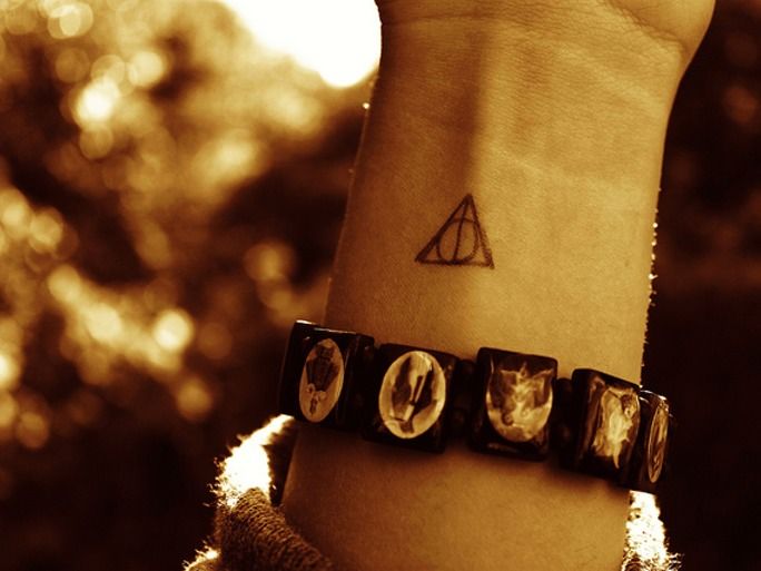 15 Harry Potter Micro Tattoos To Inspire Your Ink | Tiny harry .
