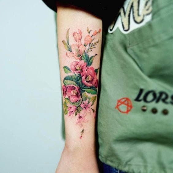 Beautiful flowers #TattooDesignsArm | Bouquet tattoo, Tatto