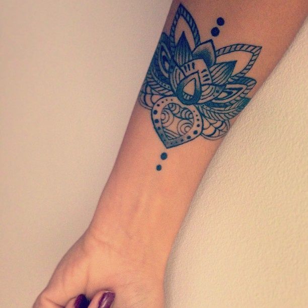 12 Beautiful Lotus Tattoo Designs for Girls (With images .