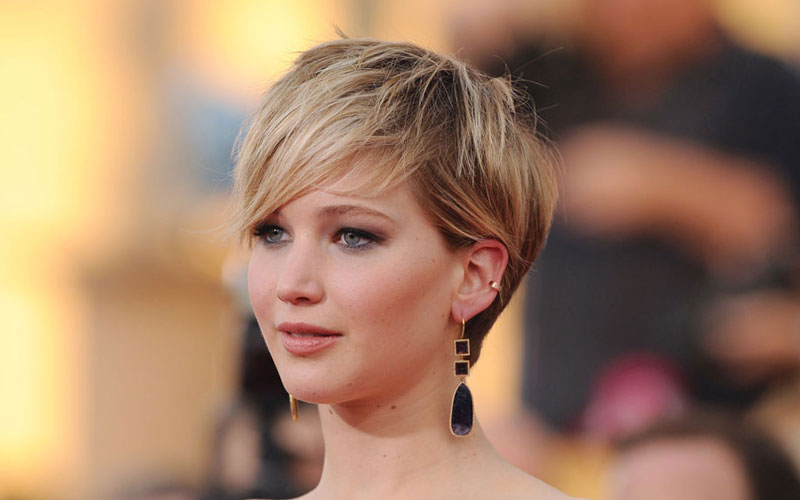 45 Best Short Hairstyles For Thick Hair (2020 Guid