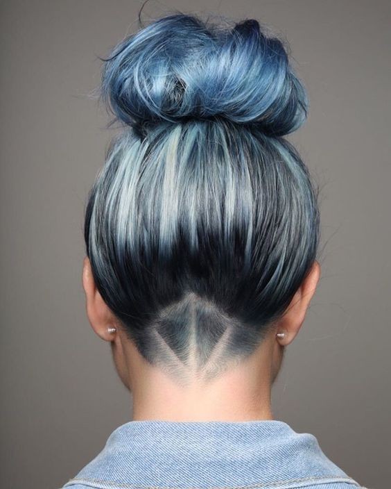 10 Intriguing Blue Hairstyles and Color Ideas 20
