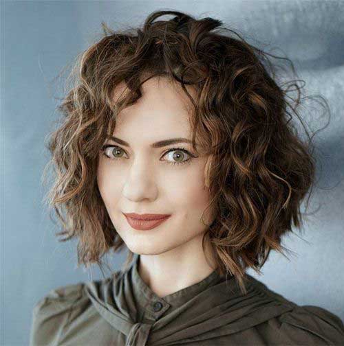 Curly Bob Hairstyles for Chic Women | Short-Haircut.c