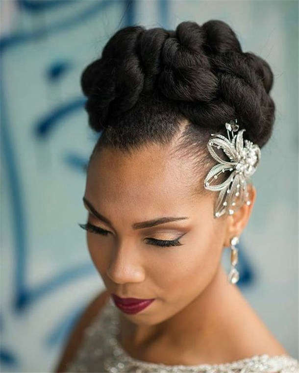 18 Wedding Hairstyles for Black Women To Drool Over 2018 - ChicWe