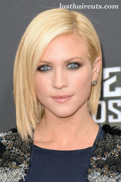 10 Celebrities' Straight Bobs for Girls to Try #CelebrityHaircuts .