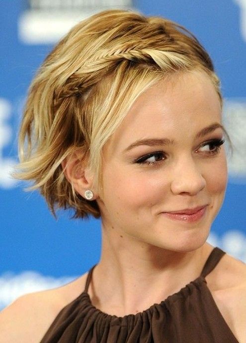 Celebrity Short Hairstyles: Chic Blonde Hair with Braid for Summer .