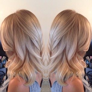 Champagne Blonde Hairstyles for Women