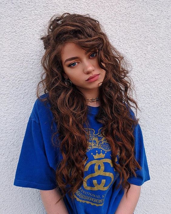 long curly hairstyles; 90s curly hair; naturally curly hairstyles .