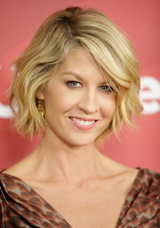 10 Stylish Wavy Bob Hairstyles for Medium, Short Hair - PoPular .