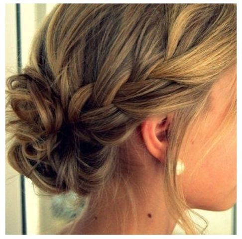 20 Chic Bridesmaid Hairstyles For Medium Length Hair | Hair styles .