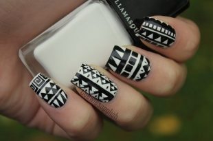 11 Classic Black and White Nail Design Ideas - Pretty Desig