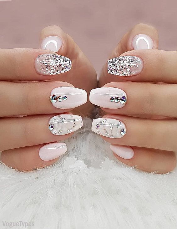 Beautiful & Cool Nail Trends for Every Superior Girls | Graduation .