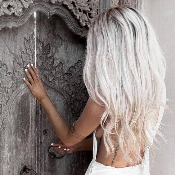 50 Platinum Blonde Hairstyle Ideas for a Glamorous 20