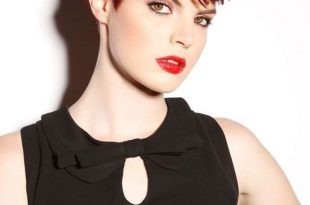 Latest Short Haircuts For Spring Summer 2020 2021 | Short red hair .