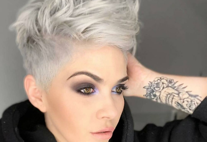 The 15 Best Short Hairstyles for Thick Hair to Be Easier to Mana
