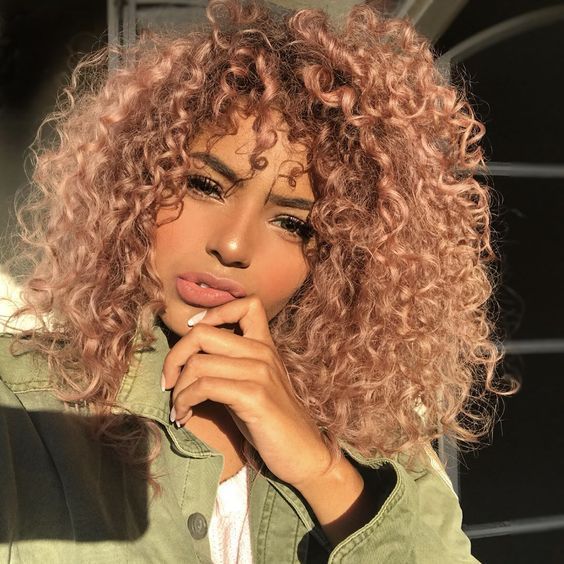 Hairstyles and Hair Color Proposals for Curly Girls | Dyed curly .