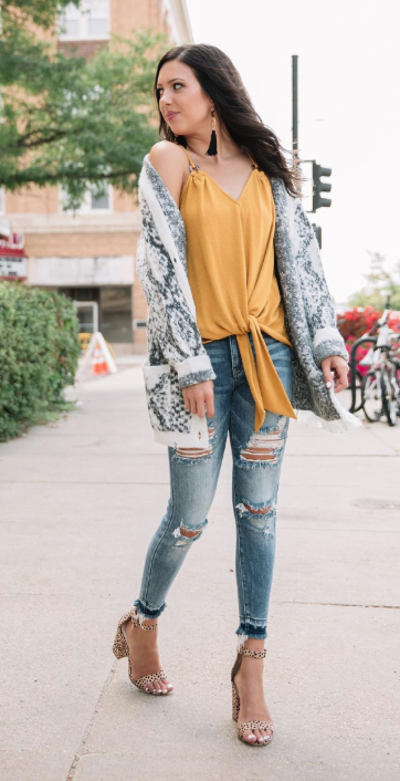 Cute fall clothes: Animal print sweaters for autumn fashion 2019 .