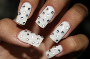 18 Delicate Embellished Nails for This Summer - Pretty Desig