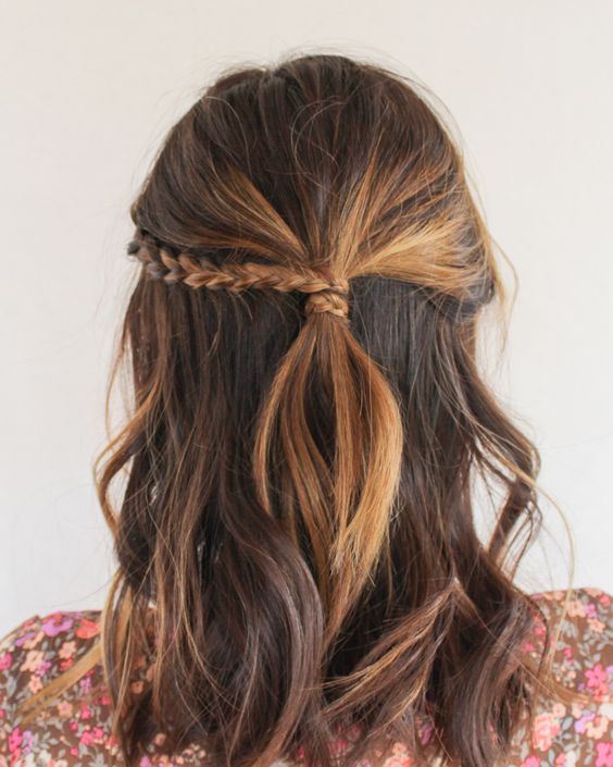 30+ Easy Half-Up Hairstyles That'll Only Take Minutes To Achieve .