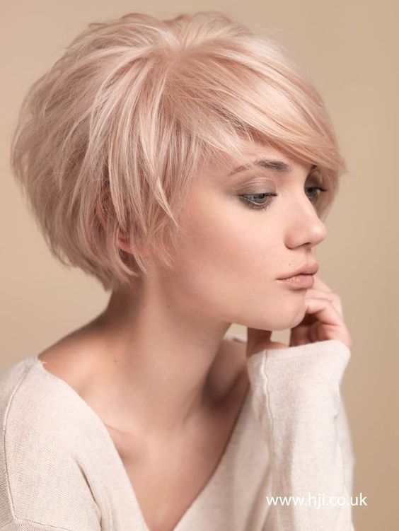 Short Hairstyles for Thin Hair: Women Haircuts /Via Each one of .