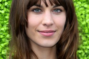 15 Flattering Alexa Chung Hairstyles - Pretty Desig