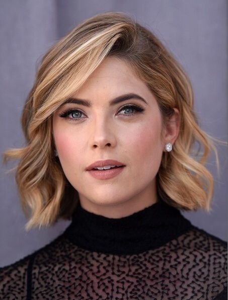 14 Flattering Short Hairstyles for Your Office Look | Short hair .