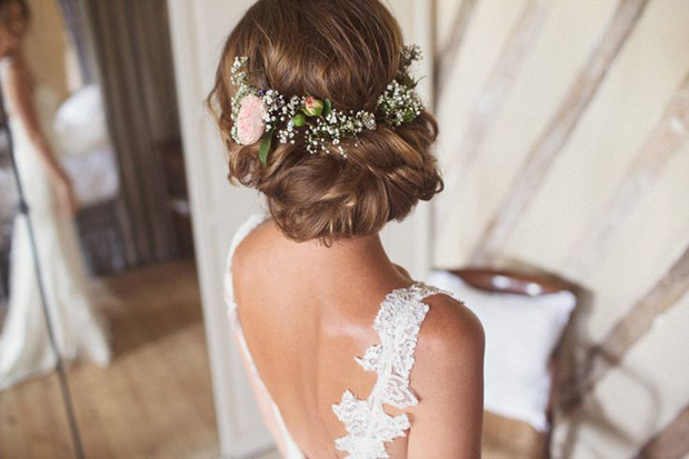 Wedding Hairstyles: 15 Fab Ways to Wear Flowers in Your Hair .