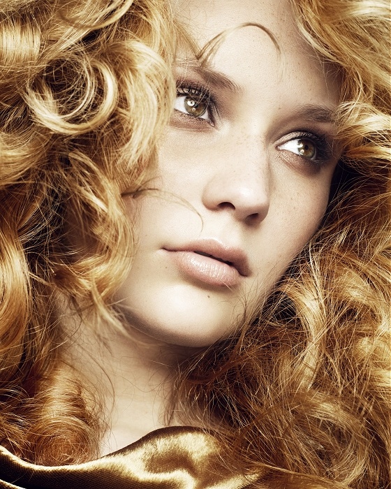 Fascinating Golden Curls for Romantic Women - Pretty Desig