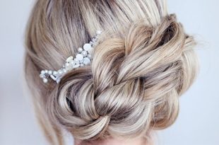 8 Gorgeous Braided Updos You Must Try | Postr