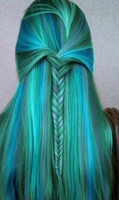 17 Great Blue Hairstyles (mit Bildern) | Frisuren, Haarfarben .