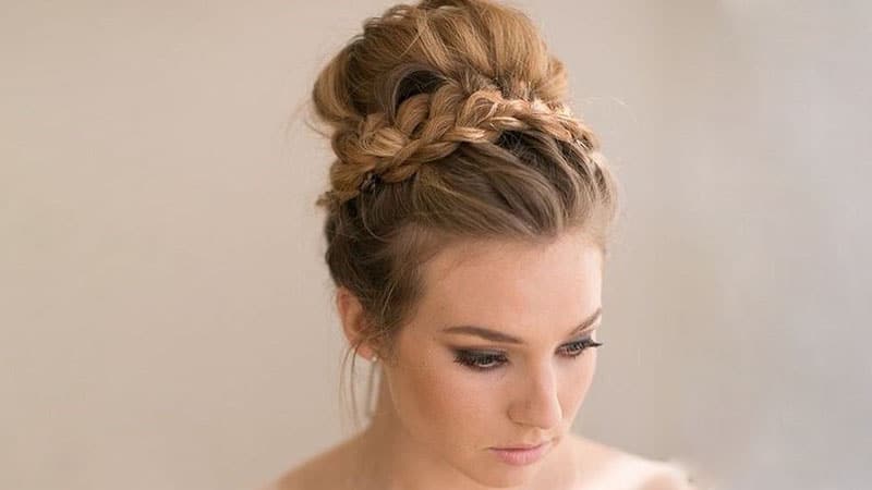 50 Stunning Prom Hairstyles to Copy in 2020 - The Trend Spott