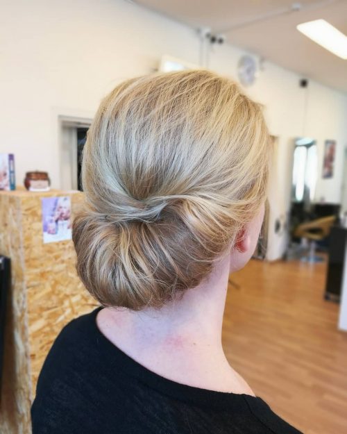 Mother of the Bride Hairstyles: 26 Elegant Looks for 20