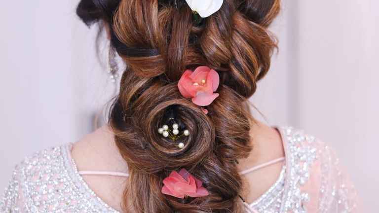 15 Simple and Easy Hairstyles You Must Try - Womenli