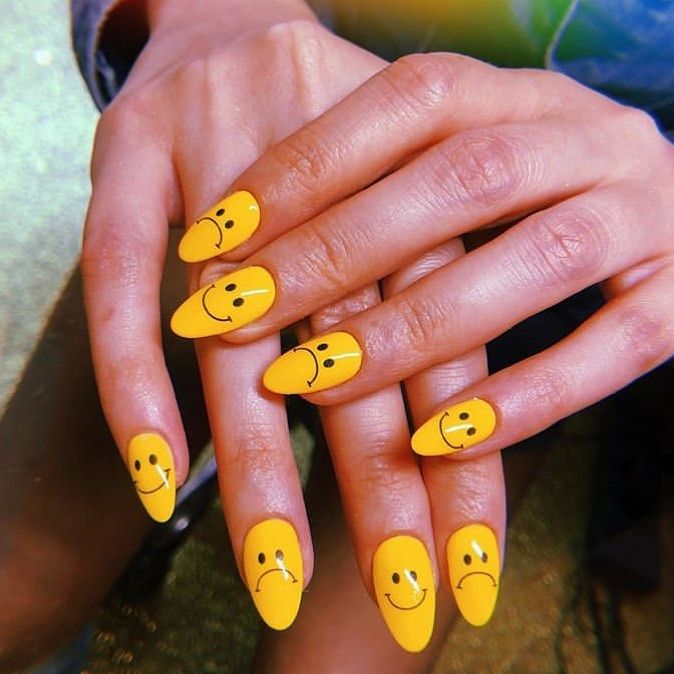 mmirandalaurenn - yellow smiley face nail art | Grunge nails .
