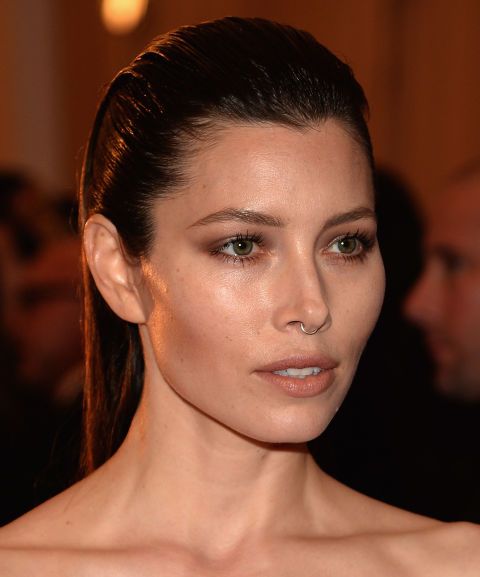 12 Fashion Girl-Approved Ways To Wear a Septum Ring | Jessica biel .