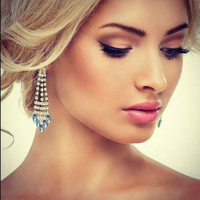 Ideal Wedding Hairstyles and Makeup Ideas
  for Blondes