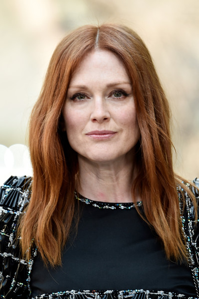 Julianne Moore Long Wavy Cut - Julianne Moore Long Hairstyles .