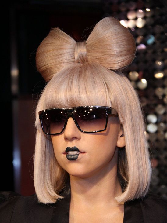 Lady Gaga hair bow | Lady gaga hair, Lady gaga fashion, Lady gaga .