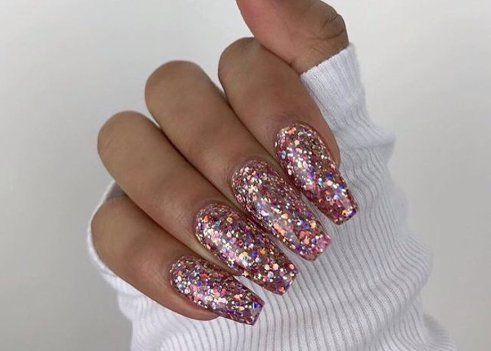 Glitter Nail Designs to Sparkle All Season | Fashionisers