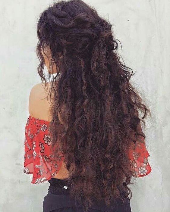 11 Cute Long Curly Hairstyles for Beautiful Women | Curly hair .