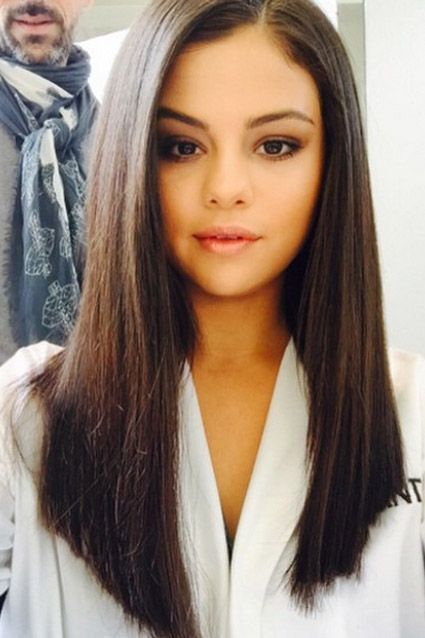 27 Most Glamorous Long Straight Hairstyles for Women | Selena .
