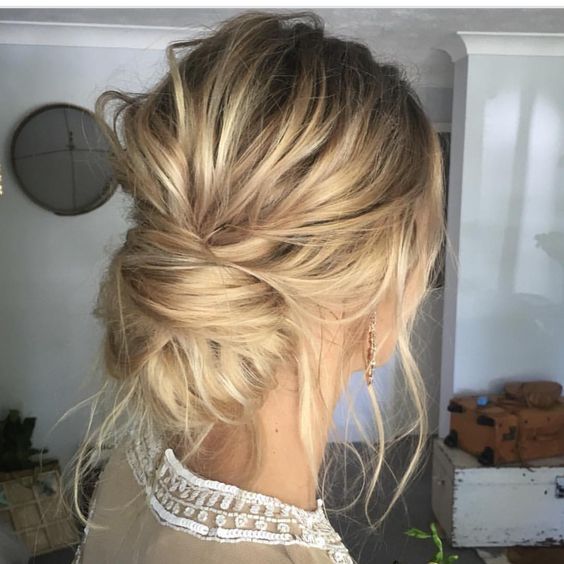 11+ Best Low Bun Hairstyles 2018 | Casual wedding hair, Easy .