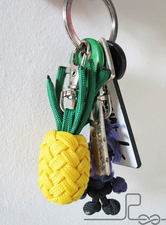 21 DIY Macrame Keychain Ideas Worth A Try | Pineapple crafts .