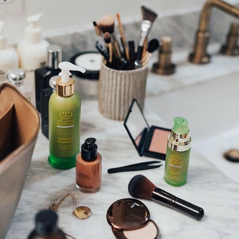 10 Brilliant Makeup Storage Ideas - How to Organize Make